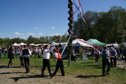 Bändertanz Deutsch-Sorbischer Frühjahrsnaturmarkt Wartha