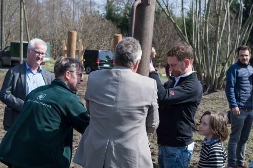 Obstbaumpflanzung mit Ministerpräsident (Foto: Karl Lorenz Richter)