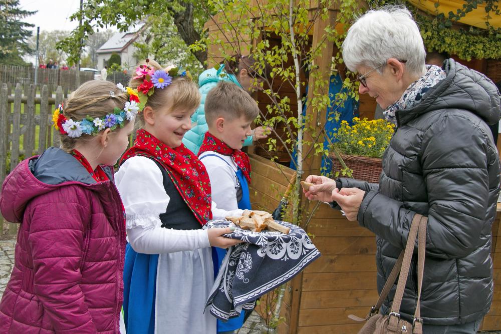 Foto Brot und Salz am Einlass Deutsch-Sorbische Naturmärkte