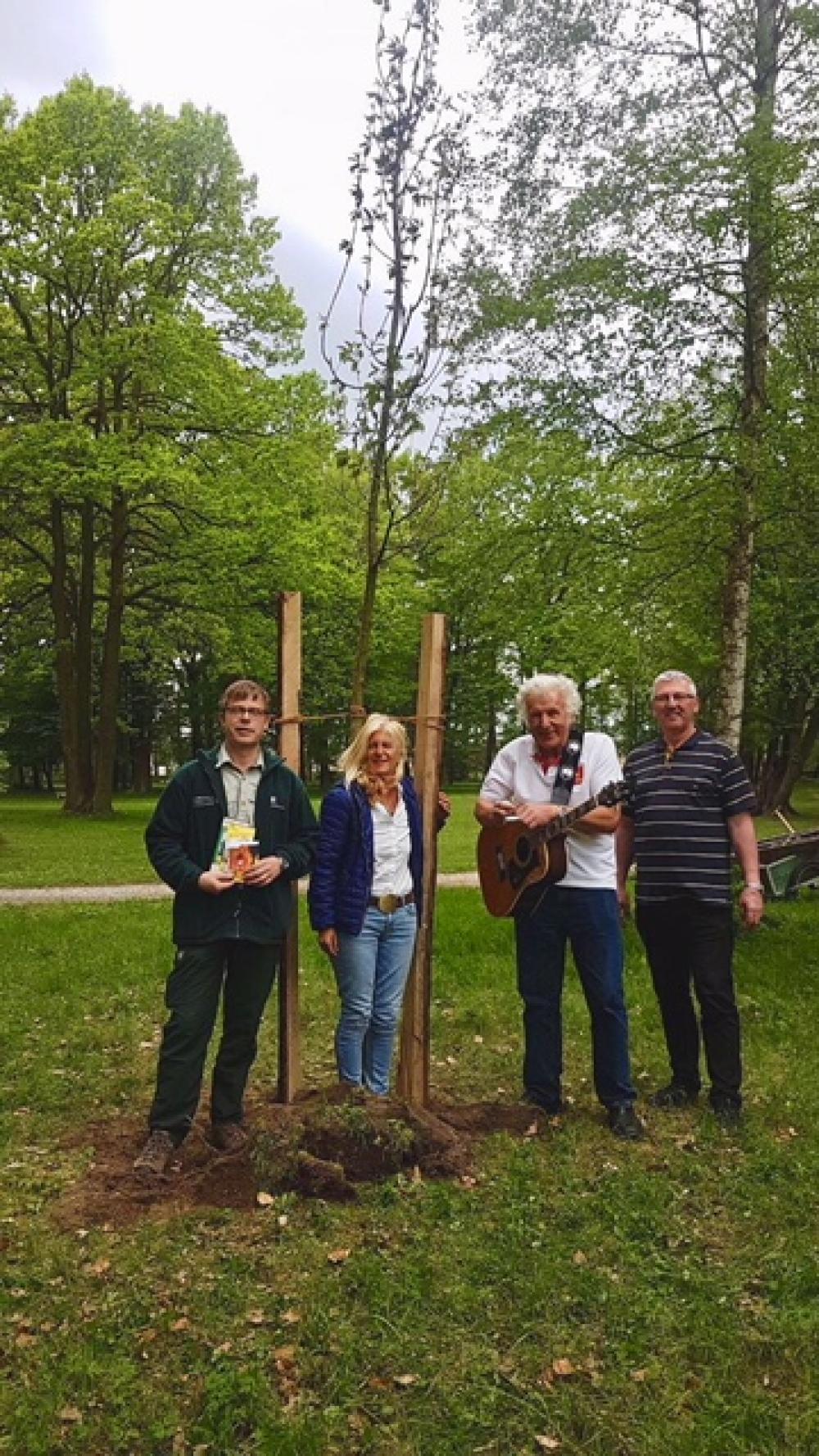 Baum des Jahres 2018 - Schlosspark Milkel